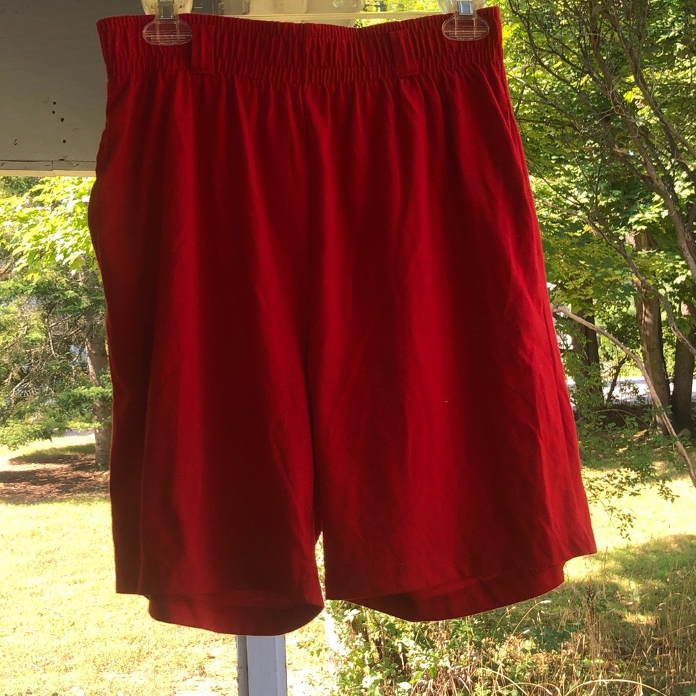 Classic Red Shorts with pockets and belt loop
